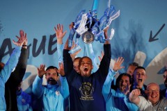 巴塞罗那战术革新：沟通纽带球员助力球队默契提升